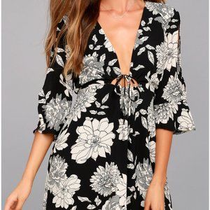 Lulu's Black & White Floral Print Cold Shoulder Dress
